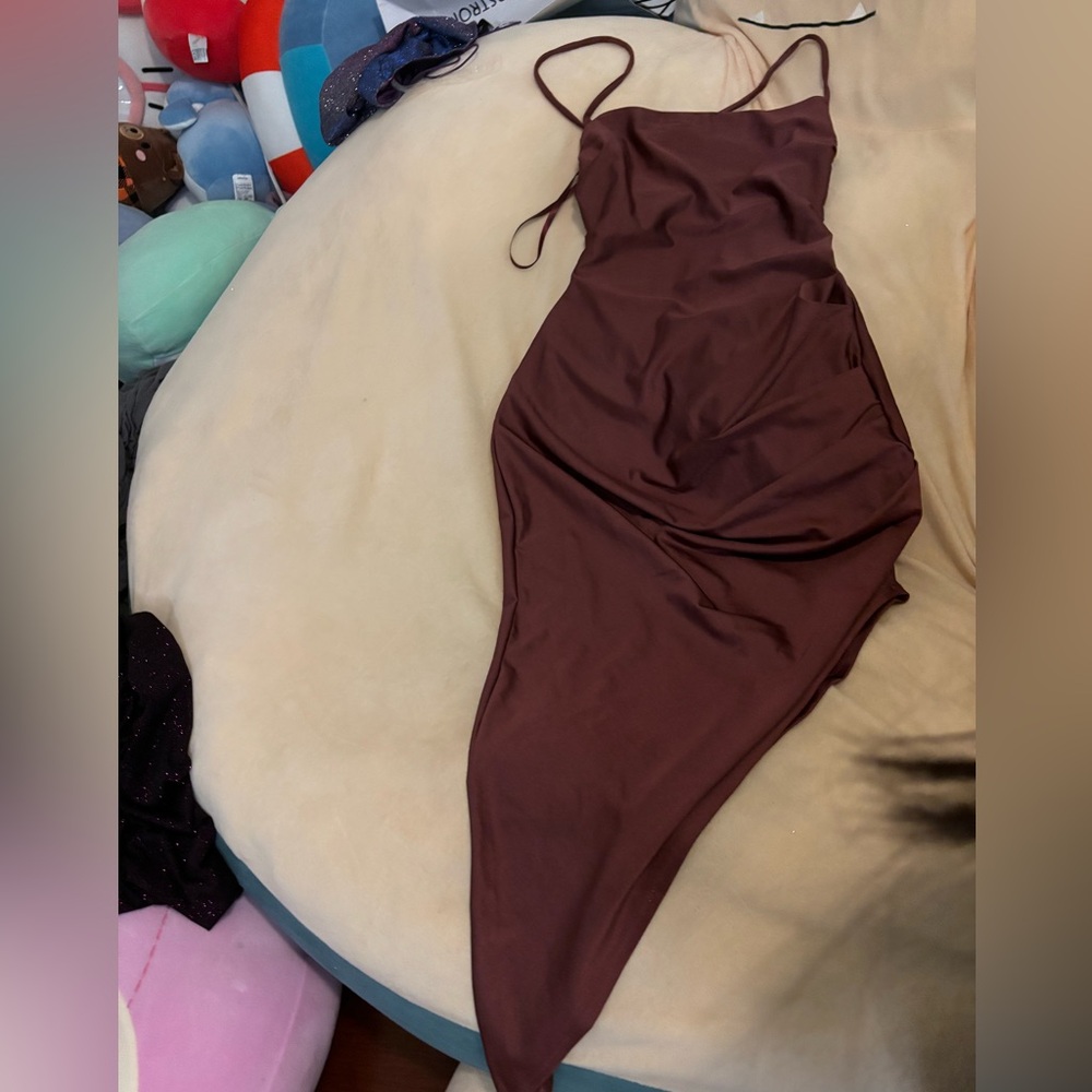 backless dress